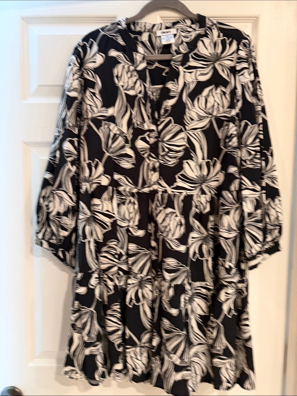 DKNY Black and White Floral Print Dress SZ 12. NWT